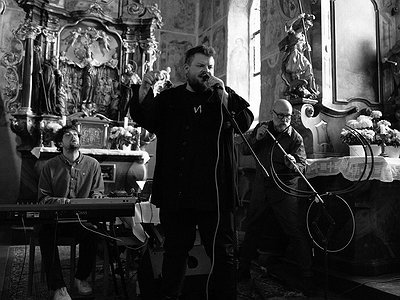 image of ​​Fifteen Questions Interview with die hunde